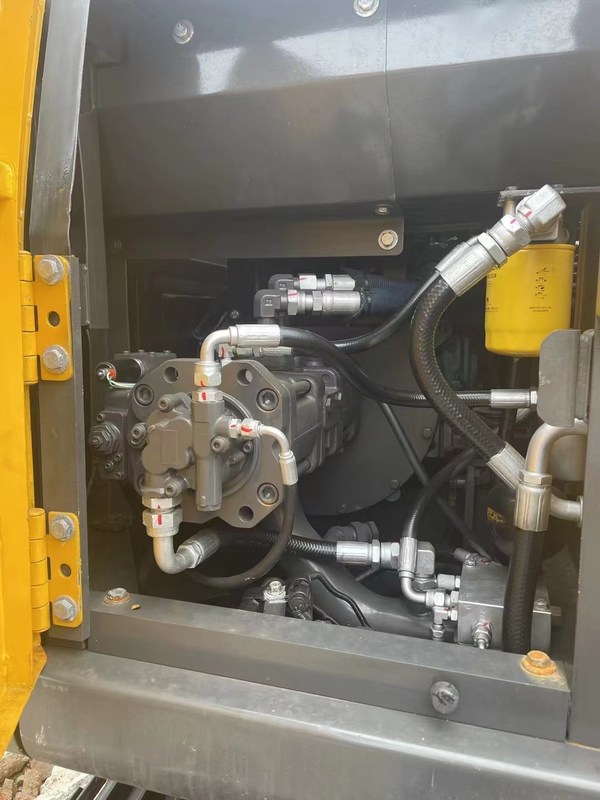 EC140用掘削機は 素晴らしい状態で 重荷を背負っているので 頼んでください