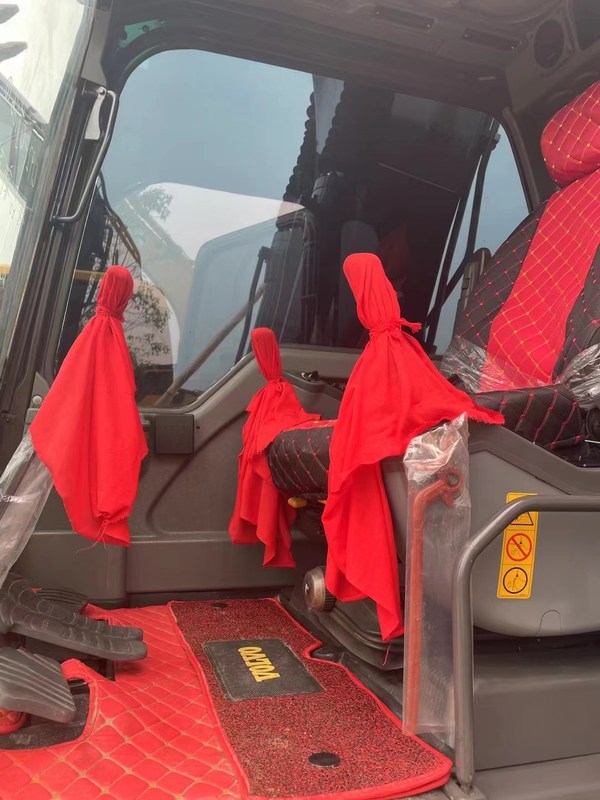 EC140用掘削機は 素晴らしい状態で 重荷を背負っているので 頼んでください