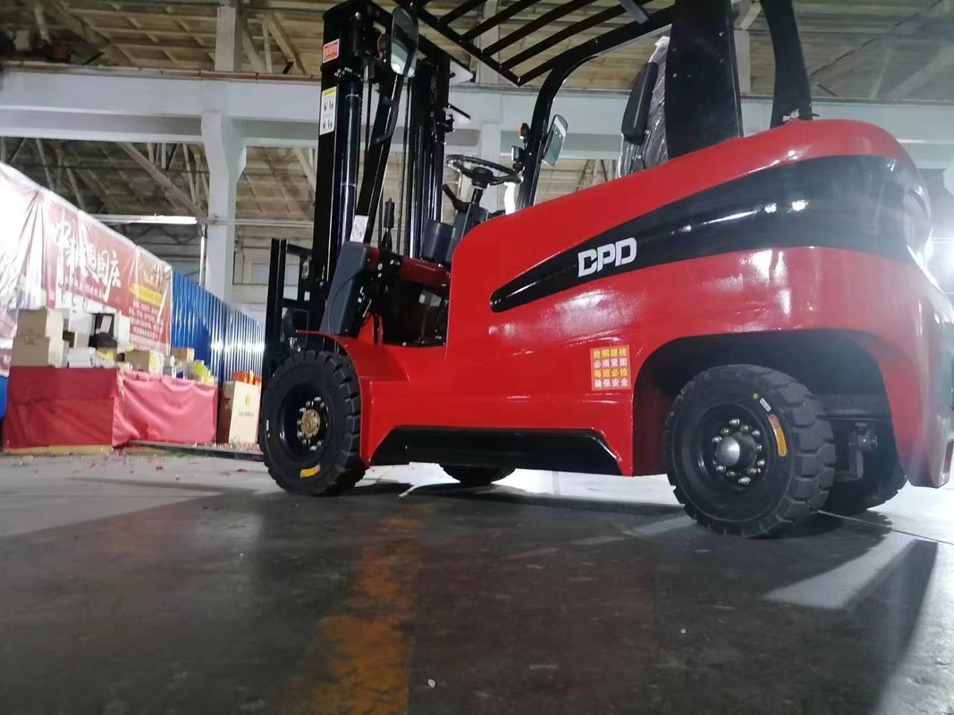 新型ミニディーゼルフォークリフトと新型ミニ電気フォークリフト