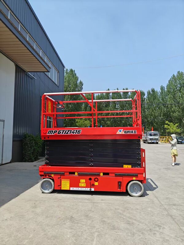 高所作業用折りたたみ式プラットフォーム、屋内建設および外壁作業用