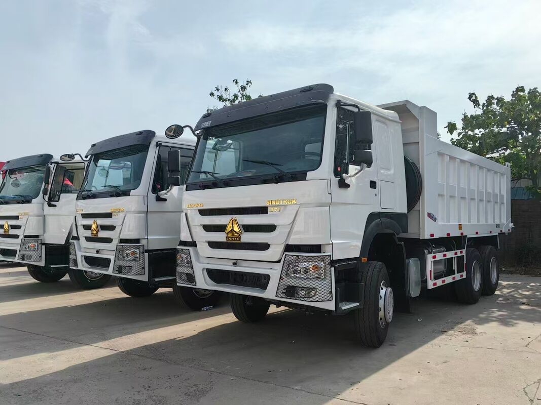 中古 6X4 Howo Sinotruk 371 重貨車 CNG LNG トラクターヘッド 急速ギアボックス ディーゼル燃料 左方向 バン 貨物タンク 中国
