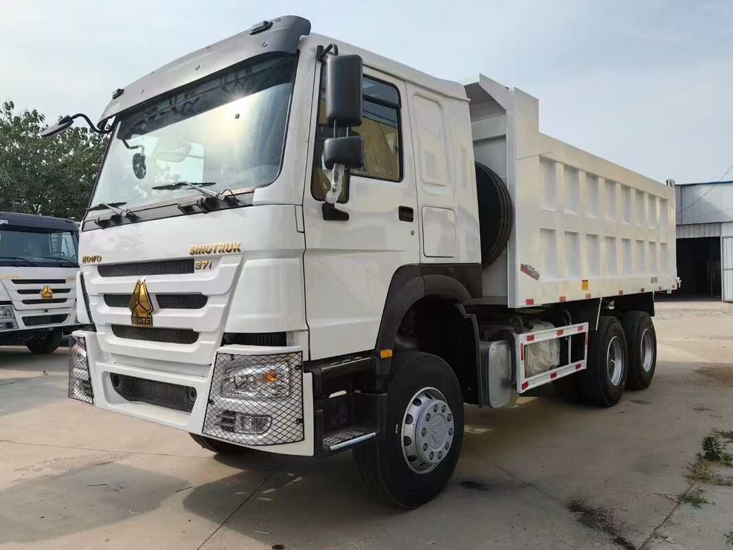 中古 6X4 Howo Sinotruk 371 重貨車 CNG LNG トラクターヘッド 急速ギアボックス ディーゼル燃料 左方向 バン 貨物タンク 中国
